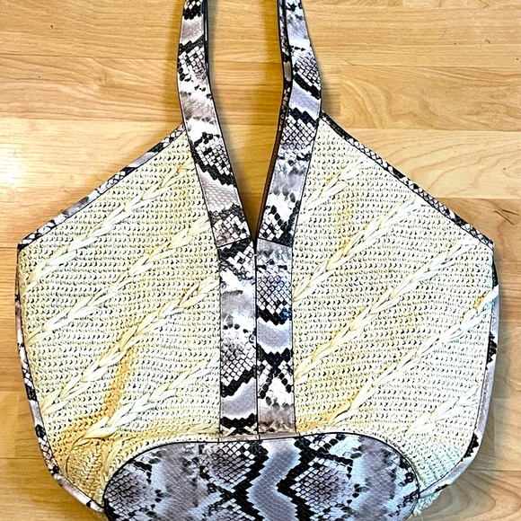 VINCE CAMUTO Afina raffia straw, canvas and snakeskin leather tote EUC - Picture 10 of 13